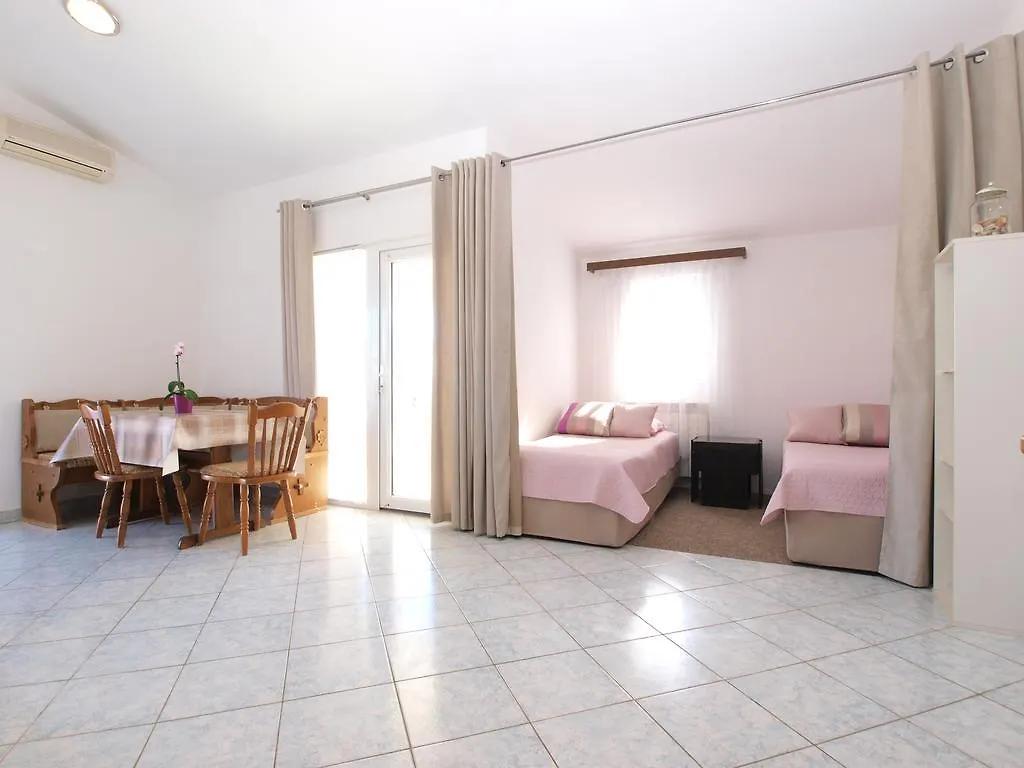 Apartments Jozefina 1261 Medulin Croacia